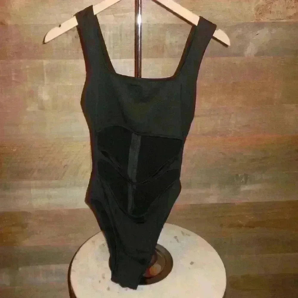 Black body suit with cutouts - S